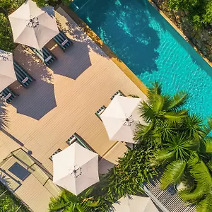 **** Aparthotel Bayview Beachfront Apartments, In Town Right On The Australia